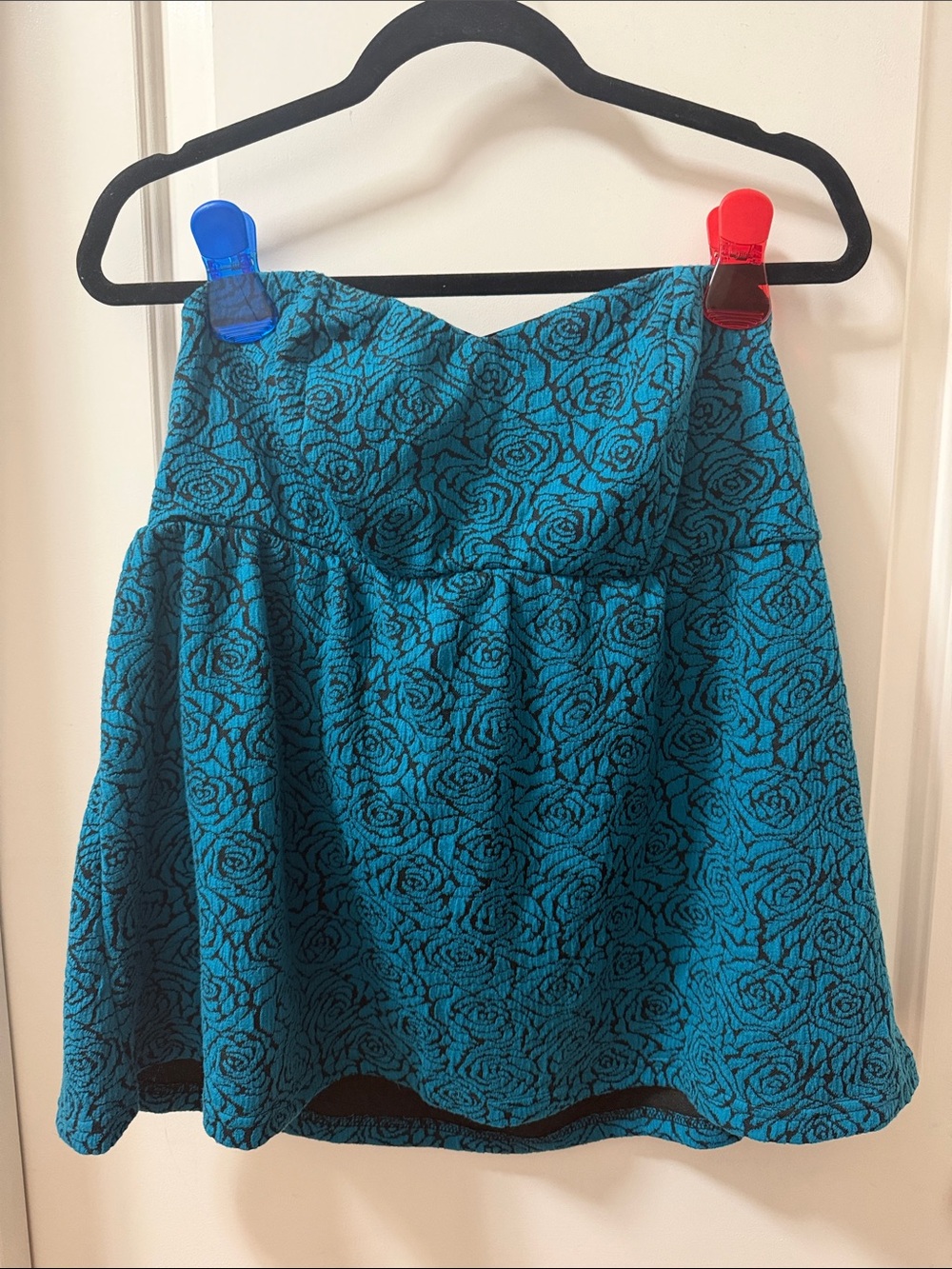 Torrid 1X Teal Rose-Pattern Strapless Top